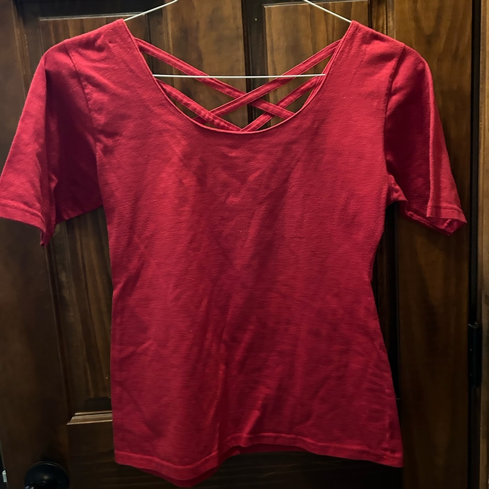 Nice top. Laced back. Good quality.